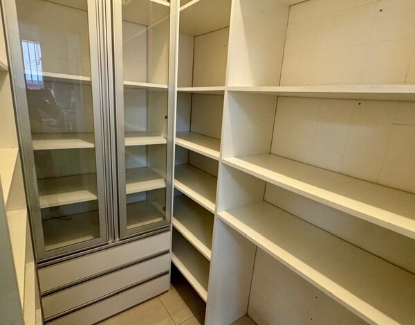 CASA REFORMADA À VENDA NO MANGABEIRAS – 340 M², 4 QUARTOS E ESPAÇO GOURMET COM SPA.