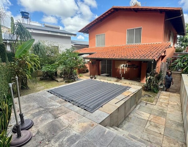 CASA REFORMADA À VENDA NO MANGABEIRAS – 340 M², 4 QUARTOS E ESPAÇO GOURMET COM SPA.