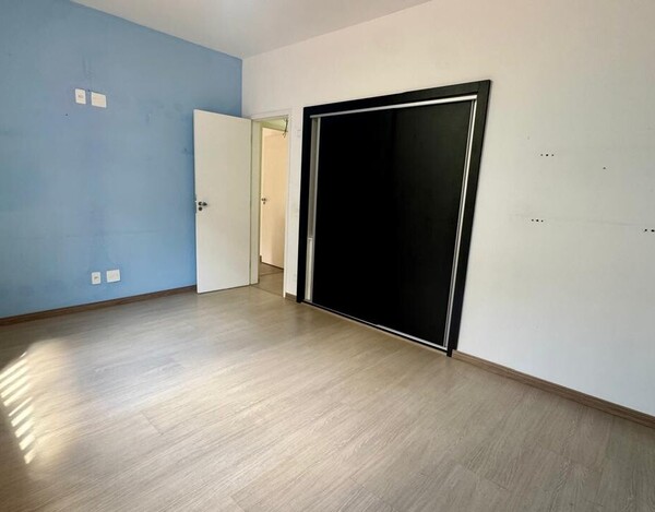 CASA REFORMADA À VENDA NO MANGABEIRAS – 340 M², 4 QUARTOS E ESPAÇO GOURMET COM SPA.