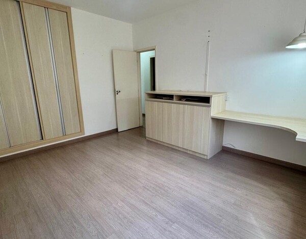 CASA REFORMADA À VENDA NO MANGABEIRAS – 340 M², 4 QUARTOS E ESPAÇO GOURMET COM SPA.