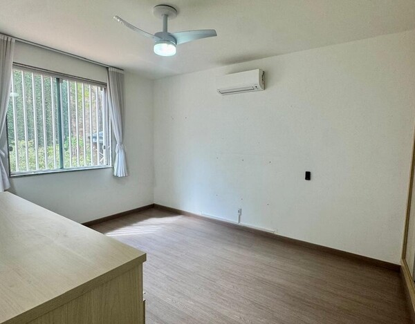 CASA REFORMADA À VENDA NO MANGABEIRAS – 340 M², 4 QUARTOS E ESPAÇO GOURMET COM SPA.