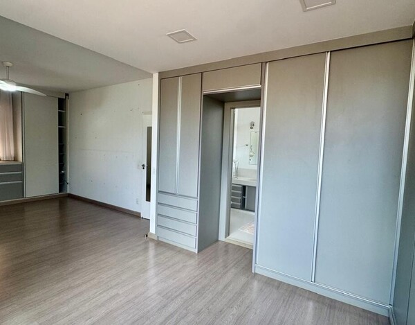 CASA REFORMADA À VENDA NO MANGABEIRAS – 340 M², 4 QUARTOS E ESPAÇO GOURMET COM SPA.