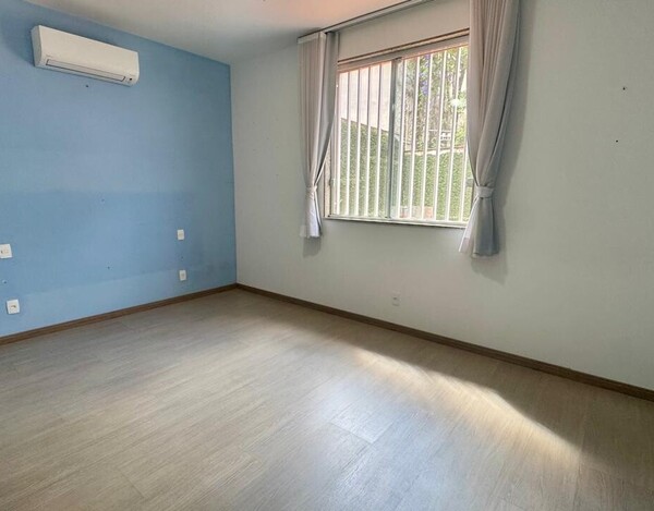 CASA REFORMADA À VENDA NO MANGABEIRAS – 340 M², 4 QUARTOS E ESPAÇO GOURMET COM SPA.