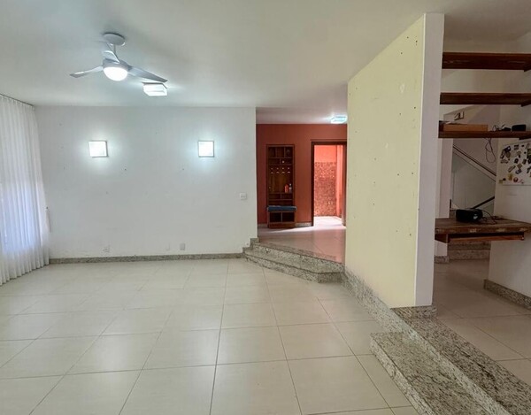 CASA REFORMADA À VENDA NO MANGABEIRAS – 340 M², 4 QUARTOS E ESPAÇO GOURMET COM SPA.