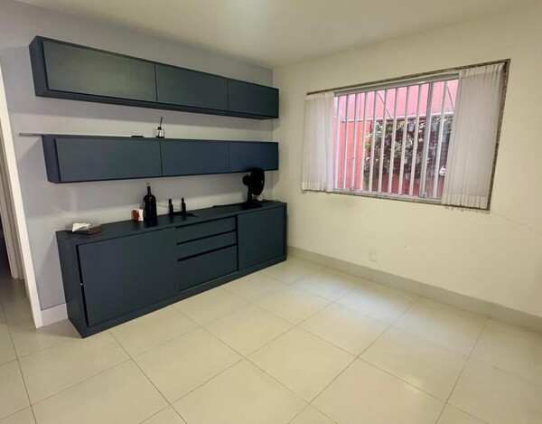 CASA REFORMADA À VENDA NO MANGABEIRAS – 340 M², 4 QUARTOS E ESPAÇO GOURMET COM SPA.