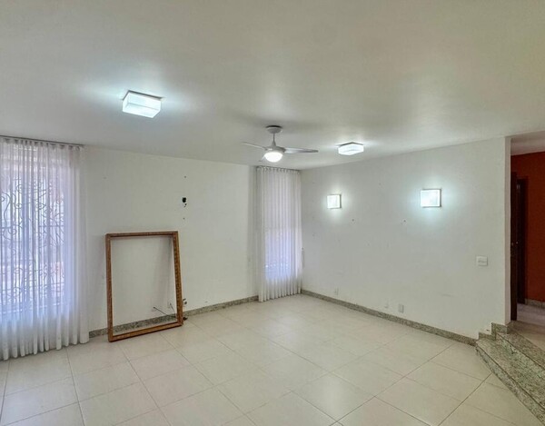 CASA REFORMADA À VENDA NO MANGABEIRAS – 340 M², 4 QUARTOS E ESPAÇO GOURMET COM SPA.