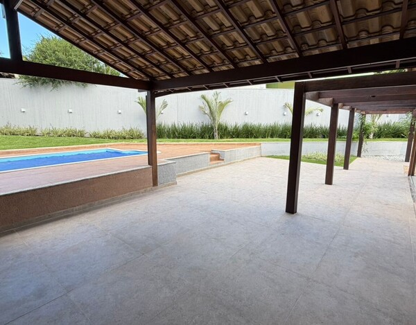 CASA À VENDA NO BAIRRO TREVO – 3 SUÍTES, ENERGIA SOLAR E ÁREA DE LAZER COMPLETA.