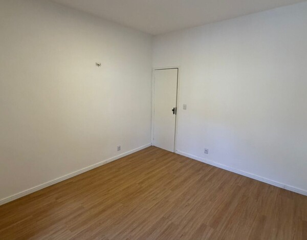 CASA À VENDA NO BAIRRO TREVO – 3 SUÍTES, ENERGIA SOLAR E ÁREA DE LAZER COMPLETA.