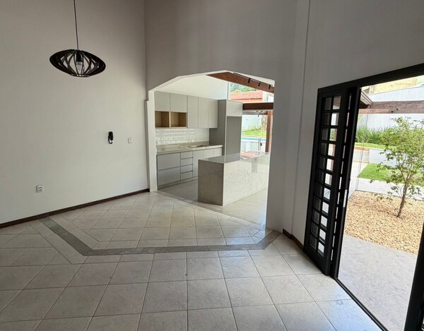 CASA À VENDA NO BAIRRO TREVO – 3 SUÍTES, ENERGIA SOLAR E ÁREA DE LAZER COMPLETA.