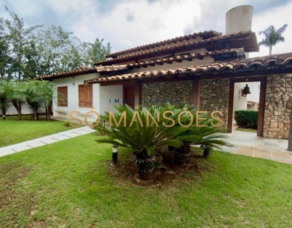Casa de Alto Padrão de 600 m² à Venda com 1 Suíte e Piscina Aquecida no São Luiz, Belo Horizonte - MG