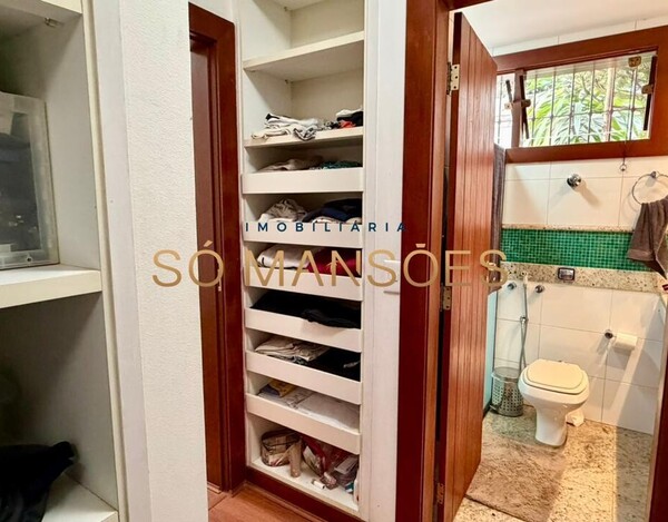 CASA DE 331m² MOBILIADA À VENDA NO BELVEDERE.