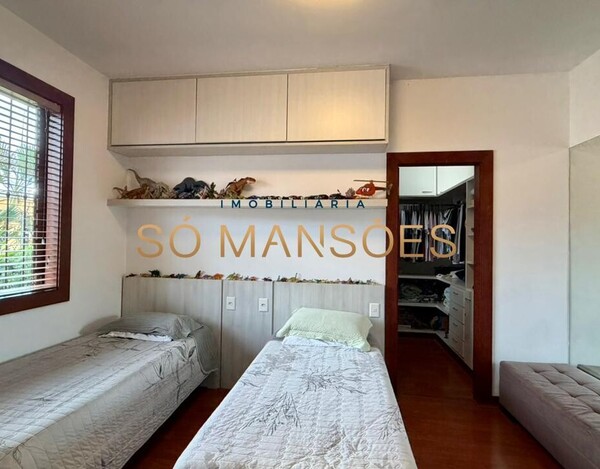 CASA DE 331m² MOBILIADA À VENDA NO BELVEDERE.