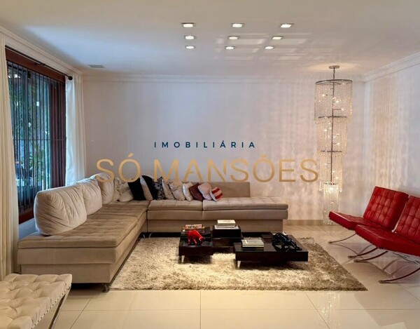 CASA DE 331m² MOBILIADA À VENDA NO BELVEDERE.