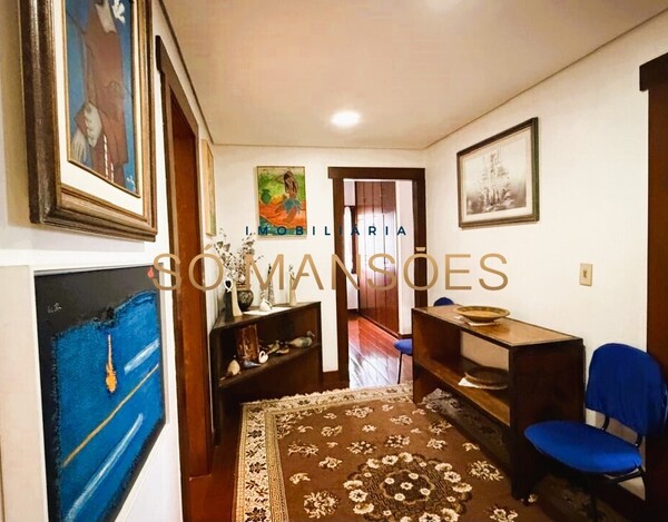 CASA DE 477M² EM LOTE DE ESQUINA À VENDA NO BELVEDERE (BH) – USO RESIDENCIAL OU COMERCIAL.