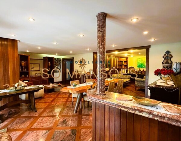 CASA DE 477M² EM LOTE DE ESQUINA À VENDA NO BELVEDERE (BH) – USO RESIDENCIAL OU COMERCIAL.