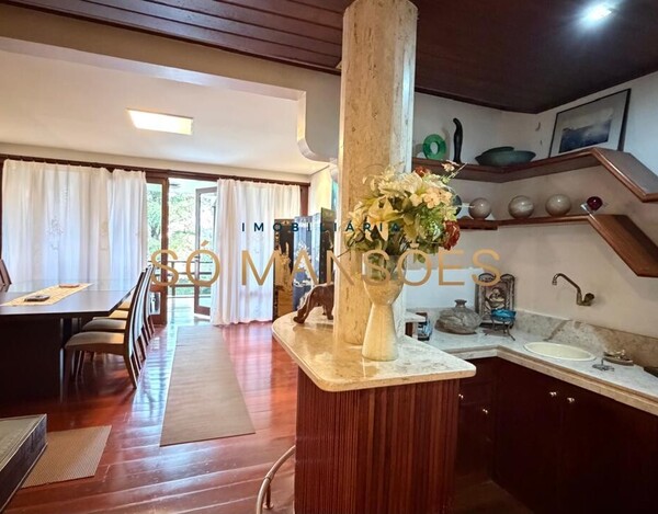 CASA DE 477M² EM LOTE DE ESQUINA À VENDA NO BELVEDERE (BH) – USO RESIDENCIAL OU COMERCIAL.