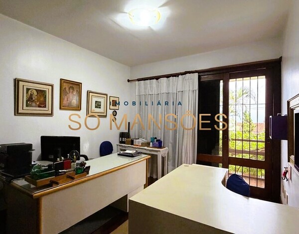 CASA DE 477M² EM LOTE DE ESQUINA À VENDA NO BELVEDERE (BH) – USO RESIDENCIAL OU COMERCIAL.