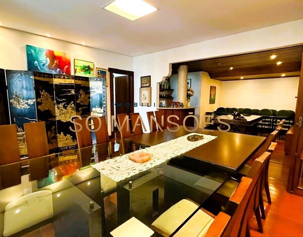 CASA DE 477M² EM LOTE DE ESQUINA À VENDA NO BELVEDERE (BH) – USO RESIDENCIAL OU COMERCIAL.