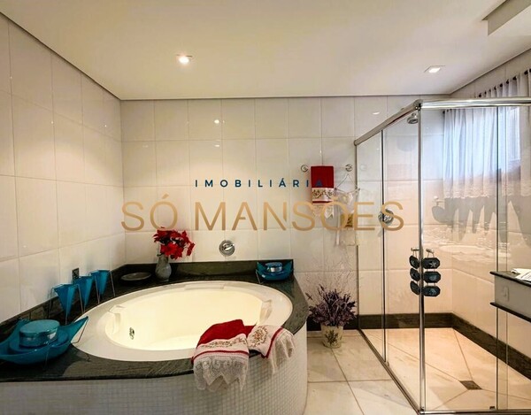 CASA DE 477M² EM LOTE DE ESQUINA À VENDA NO BELVEDERE (BH) – USO RESIDENCIAL OU COMERCIAL.