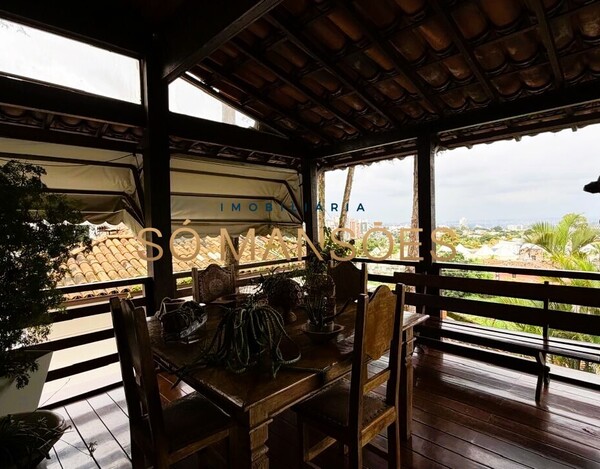 CASA DE 477M² EM LOTE DE ESQUINA À VENDA NO BELVEDERE (BH) – USO RESIDENCIAL OU COMERCIAL.