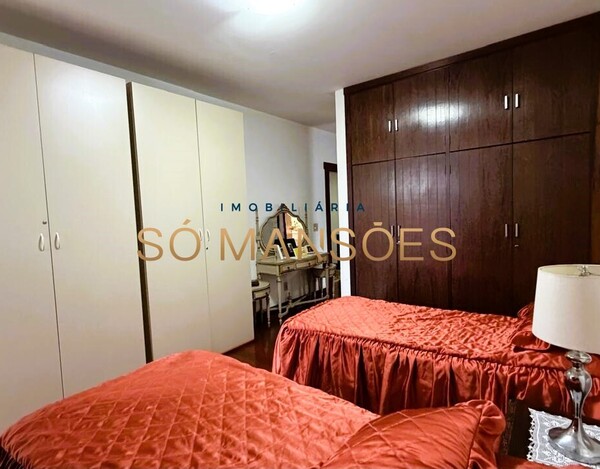 CASA DE 477M² EM LOTE DE ESQUINA À VENDA NO BELVEDERE (BH) – USO RESIDENCIAL OU COMERCIAL.