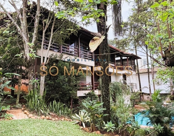 Casa de Luxo de 476 m² à Venda com 2 Suítes e Spa no Belvedere, Belo Horizonte - MG