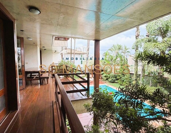 CASA DE 477M² EM LOTE DE ESQUINA À VENDA NO BELVEDERE (BH) – USO RESIDENCIAL OU COMERCIAL.