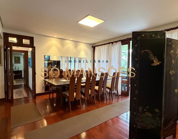 CASA DE 477M² EM LOTE DE ESQUINA À VENDA NO BELVEDERE (BH) – USO RESIDENCIAL OU COMERCIAL.