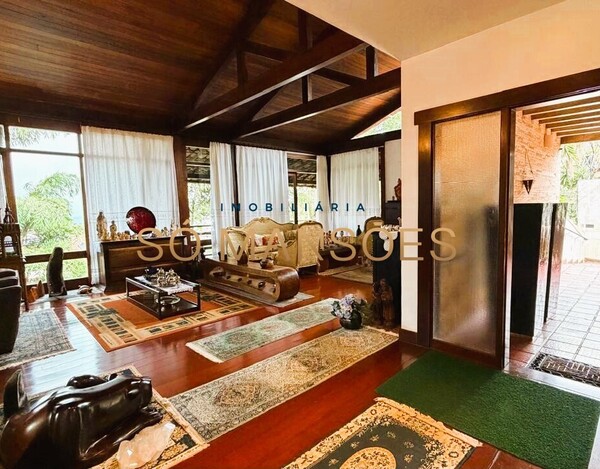 CASA DE 477M² EM LOTE DE ESQUINA À VENDA NO BELVEDERE (BH) – USO RESIDENCIAL OU COMERCIAL.