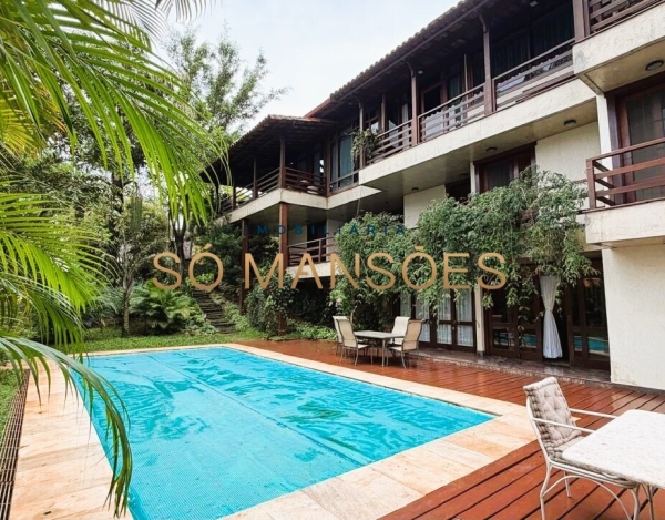 Casa de Luxo de 476 m² à Venda com 2 Suítes e Spa no Belvedere, Belo Horizonte - MG