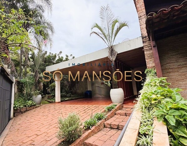 CASA DE 477M² EM LOTE DE ESQUINA À VENDA NO BELVEDERE (BH) – USO RESIDENCIAL OU COMERCIAL.