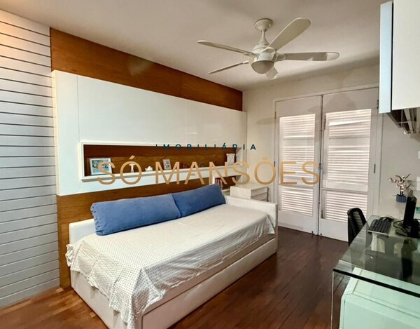 CASA DE 375M² À VENDA NO BELVEDERE.