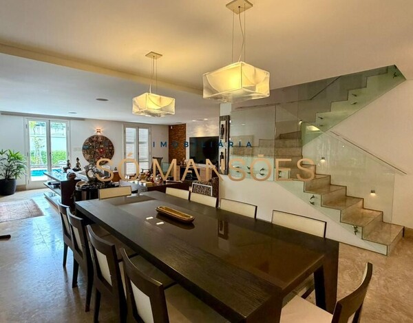 CASA DE 375M² À VENDA NO BELVEDERE.