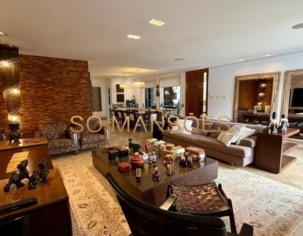 CASA DE 375M² À VENDA NO BELVEDERE.