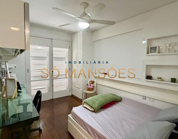 CASA DE 375M² À VENDA NO BELVEDERE.