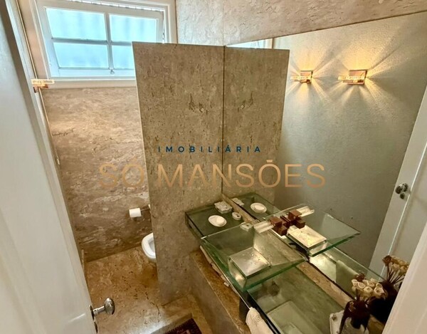 CASA DE 375M² À VENDA NO BELVEDERE.