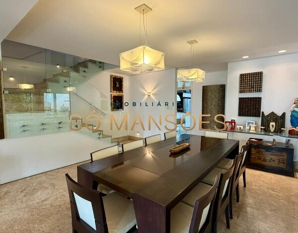 CASA DE 375M² À VENDA NO BELVEDERE.