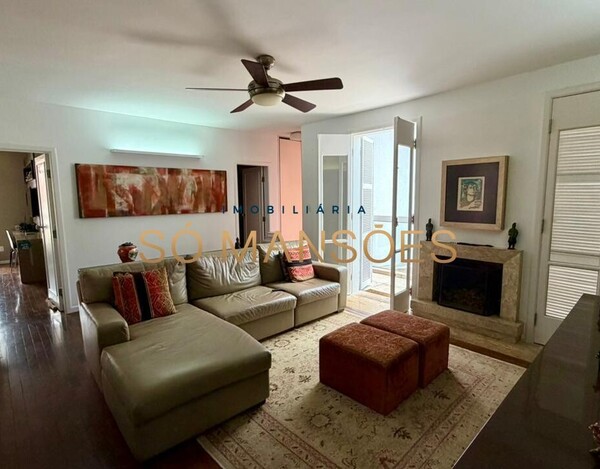 CASA DE 375M² À VENDA NO BELVEDERE.