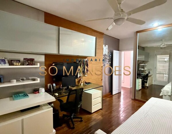 CASA DE 375M² À VENDA NO BELVEDERE.