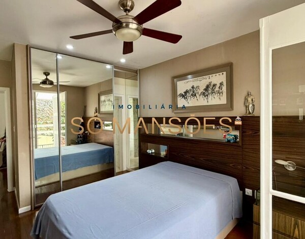 CASA DE 375M² À VENDA NO BELVEDERE.