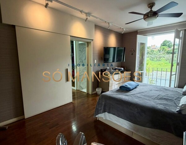 CASA DE 375M² À VENDA NO BELVEDERE.