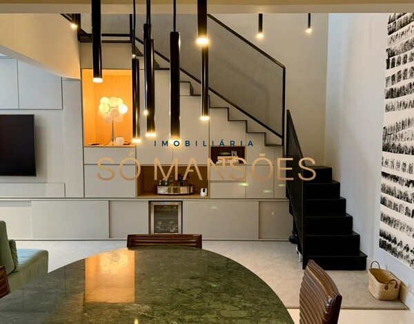 APARTAMENTO REFORMADO COM MEZANINO E PÉ-DIREITO DUPLO NO VILA DA SERRA.