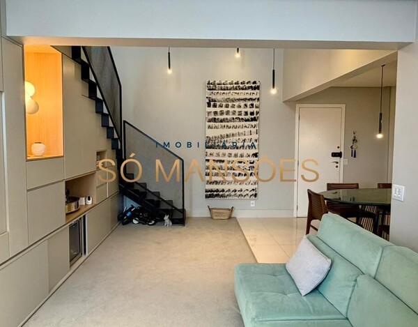 APARTAMENTO REFORMADO COM MEZANINO E PÉ-DIREITO DUPLO NO VILA DA SERRA.