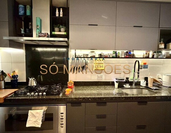 APARTAMENTO REFORMADO COM MEZANINO E PÉ-DIREITO DUPLO NO VILA DA SERRA.