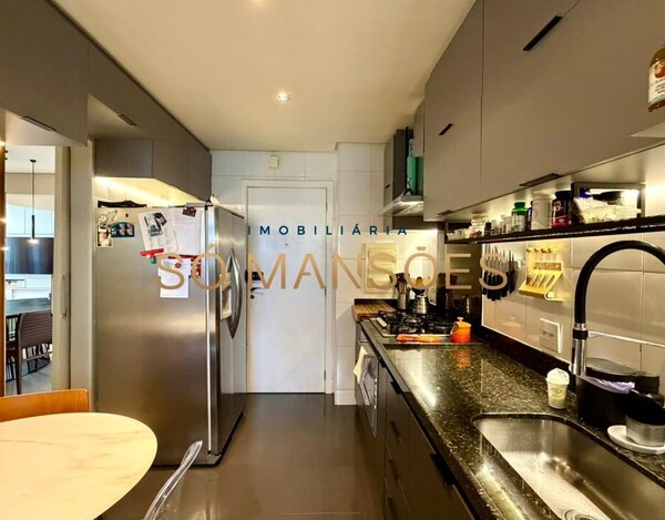 APARTAMENTO REFORMADO COM MEZANINO E PÉ-DIREITO DUPLO NO VILA DA SERRA.