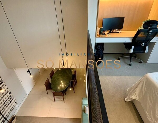 APARTAMENTO REFORMADO COM MEZANINO E PÉ-DIREITO DUPLO NO VILA DA SERRA.