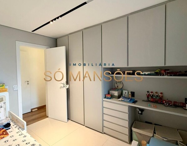 APARTAMENTO REFORMADO COM MEZANINO E PÉ-DIREITO DUPLO NO VILA DA SERRA.