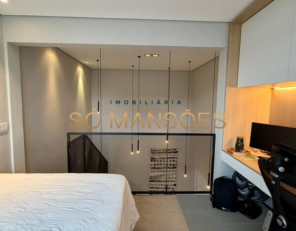 APARTAMENTO REFORMADO COM MEZANINO E PÉ-DIREITO DUPLO NO VILA DA SERRA.