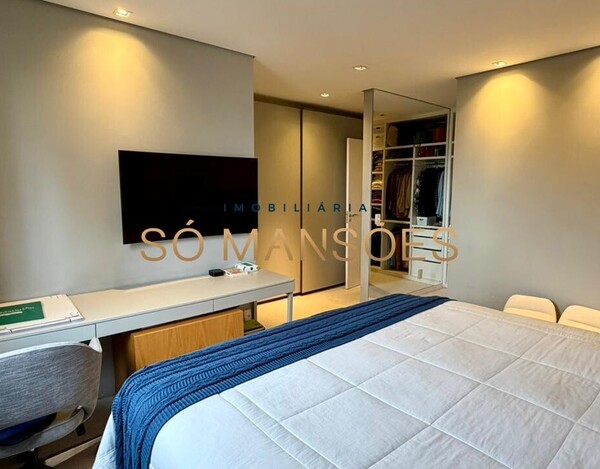 APARTAMENTO REFORMADO COM MEZANINO E PÉ-DIREITO DUPLO NO VILA DA SERRA.