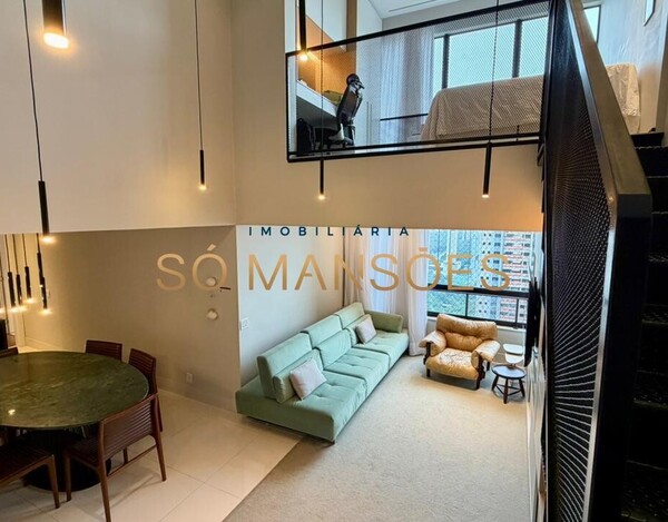 APARTAMENTO REFORMADO COM MEZANINO E PÉ-DIREITO DUPLO NO VILA DA SERRA.